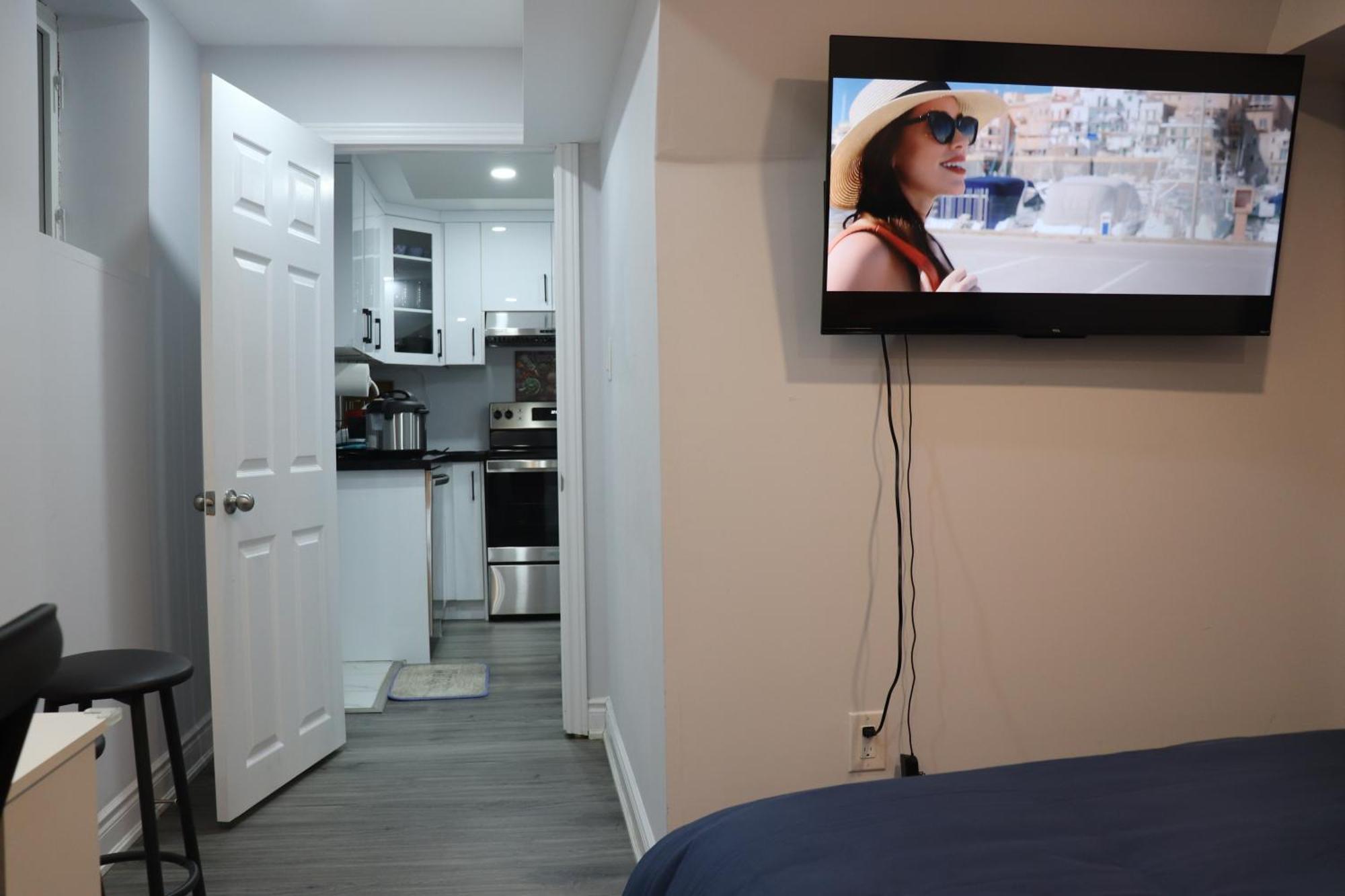Garden 2 Bedroom Apt - Free Parking Wifi Laundry Workstation Brampton Dış mekan fotoğraf